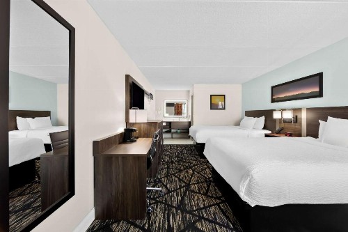 Days Inn & Suites by Wyndham Pigeon Forge - image 30