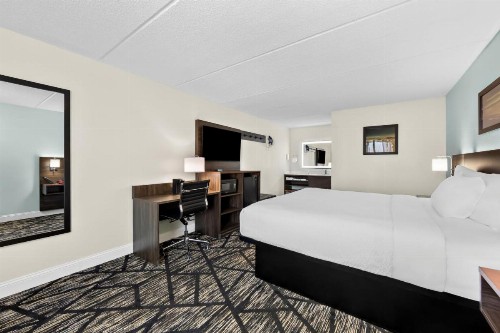 Days Inn & Suites by Wyndham Pigeon Forge - image 41