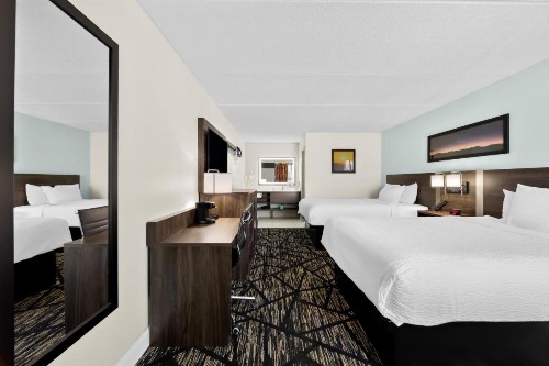 Days Inn & Suites by Wyndham Pigeon Forge - image 42