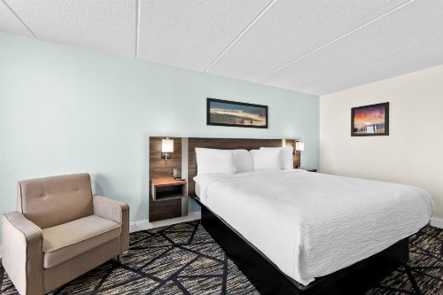 Days Inn & Suites by Wyndham Pigeon Forge - image 50
