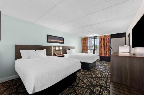 Days Inn & Suites by Wyndham Pigeon Forge - image 7