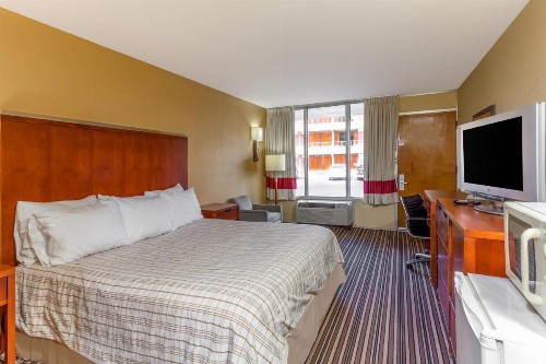 Lodge at Mill Creek Pigeon Forge - image 13