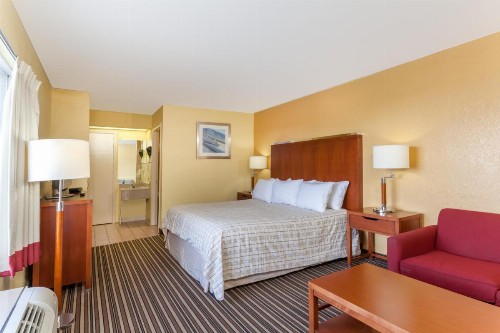 Lodge at Mill Creek Pigeon Forge - image 6