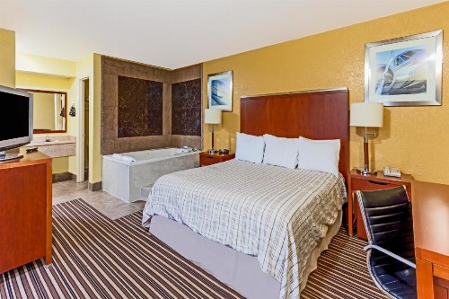 Lodge at Mill Creek Pigeon Forge - image 7