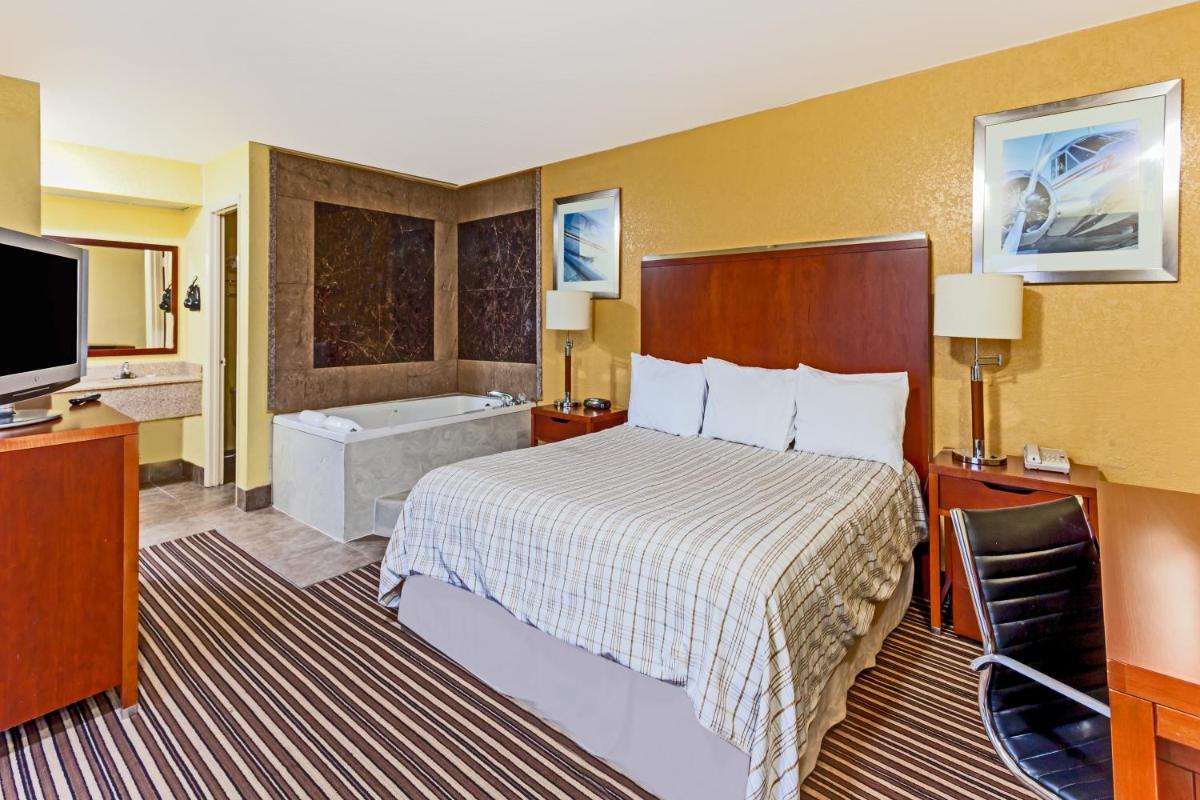 Lodge at Mill Creek Pigeon Forge - image 7