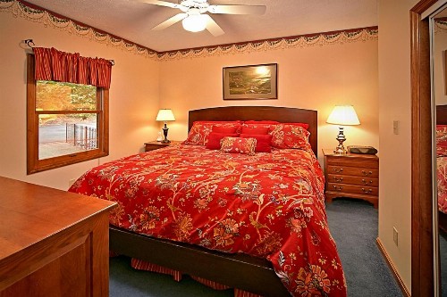 Sanctuary Cabin - image 10