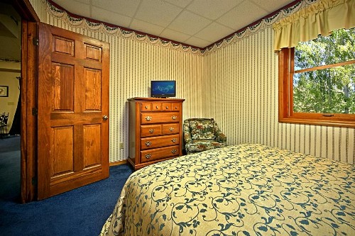 Sanctuary Cabin - image 7