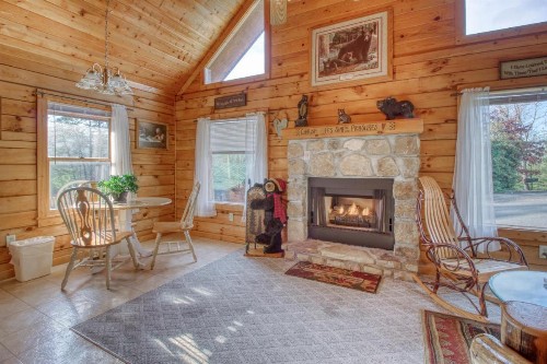 Cuddly Bear Hideaway - image 12