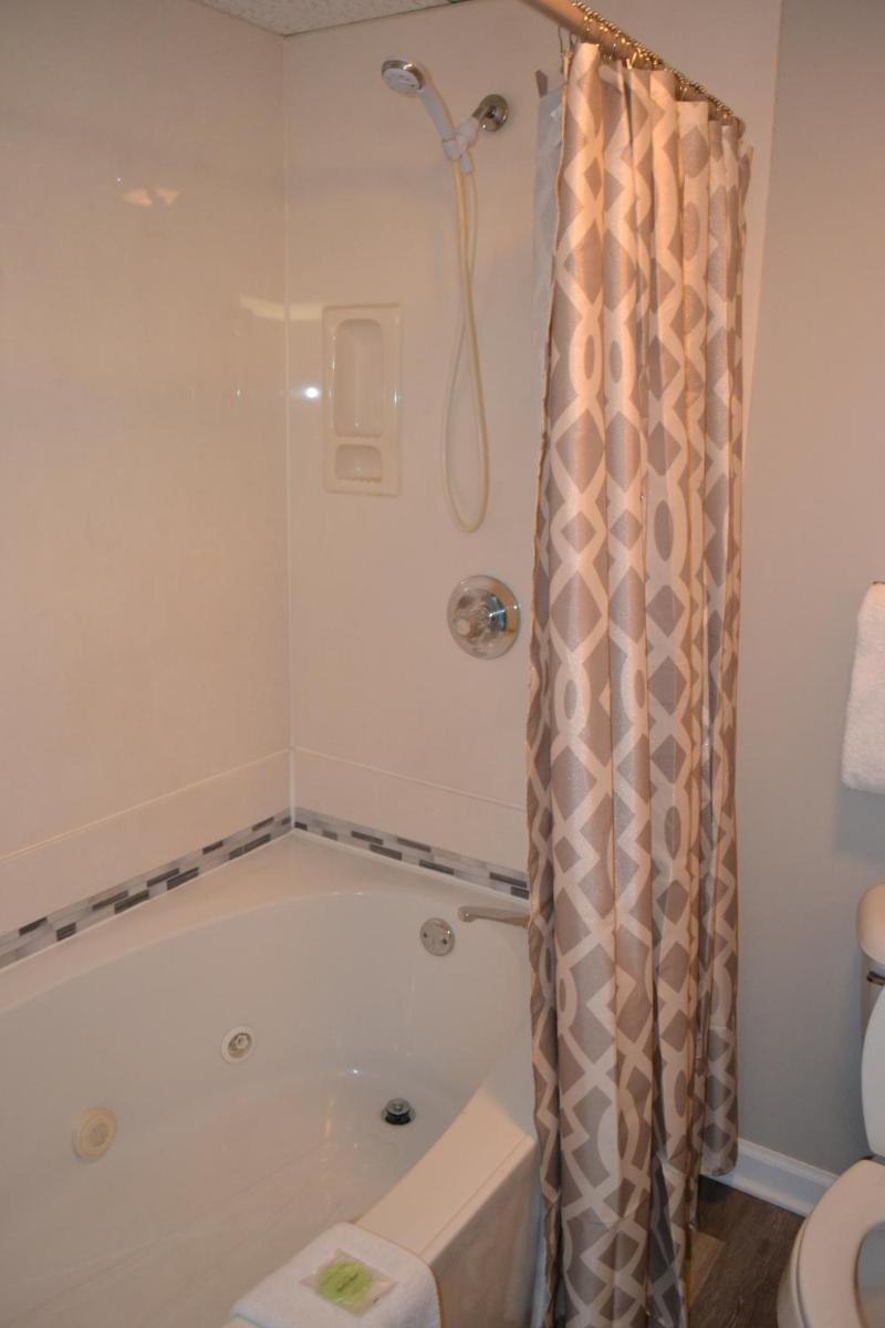 River Place Condos 401 2BD - image 3