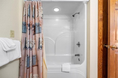 Poplar Point Condo Unit 12D - image 18