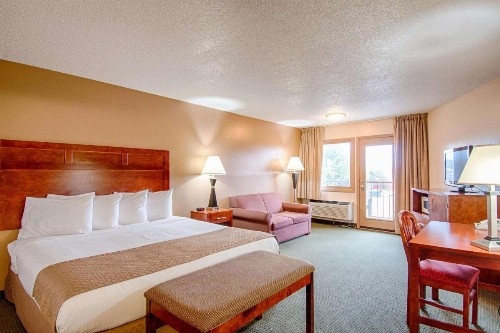 Park Tower Inn - image 25