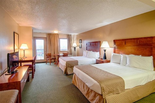 Park Tower Inn - image 44