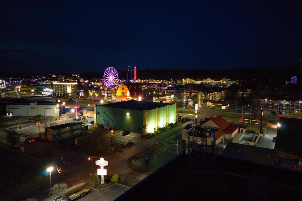 Park Tower Inn - image 7