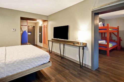 Tru By Hilton Pigeon Forge - image 18