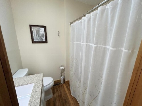 Tucked Away Cabin - image 32