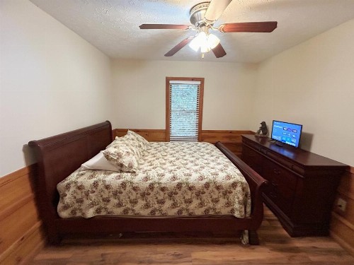 Tucked Away Cabin - image 37