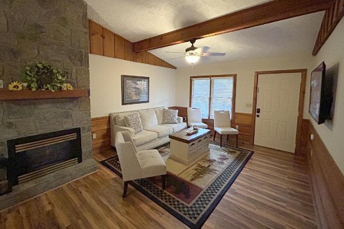 Tucked Away Cabin - image 49