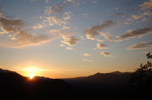 Sunset Lodge - image 1