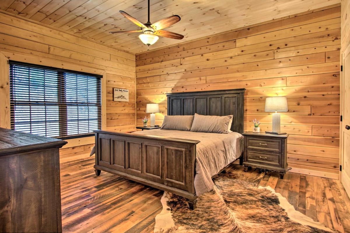 Riverfront Cabin with Hot Tub - 3 Miles to Dollywood - image 3