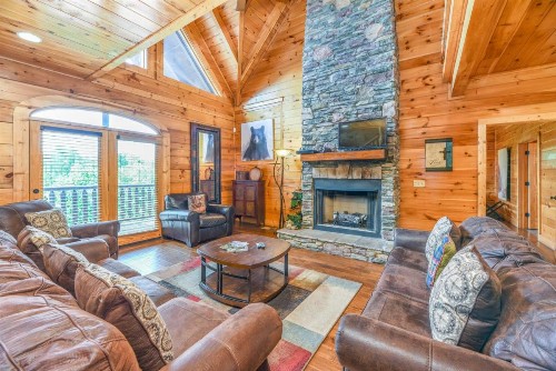 SmokyStays 6 Bedroom Cabin - image 1
