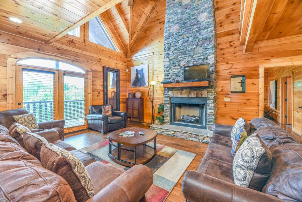 SmokyStays 6 Bedroom Cabin - main image