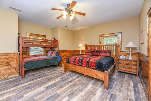 SmokyStays 6 Bedroom Cabin - image 12