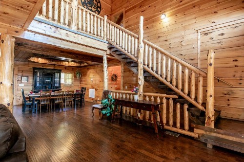 SmokyStays 6 Bedroom Cabin - image 17