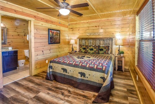 SmokyStays 10 Bedroom Cabin - image 36
