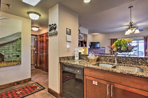 Central Condo 1 Mi to Pigeon Forge Parkway! - image 10