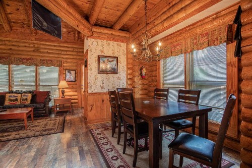 Great Wolf Cabin in Pigeon Forge! - image 2