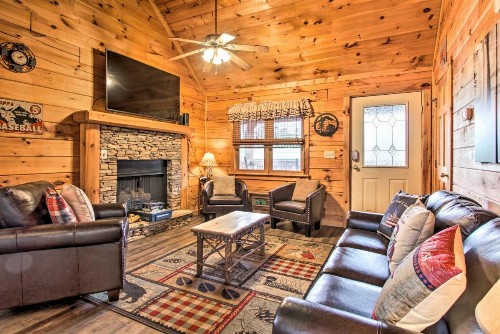 Idyllic Smoky Mtn Cabin with Views 5 Mi to Dollywood - image 5