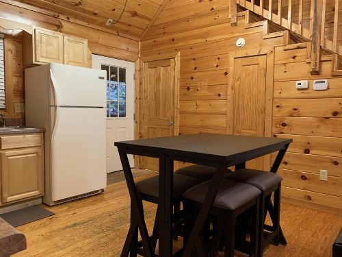 Pleasant Hollow cabin - image 4