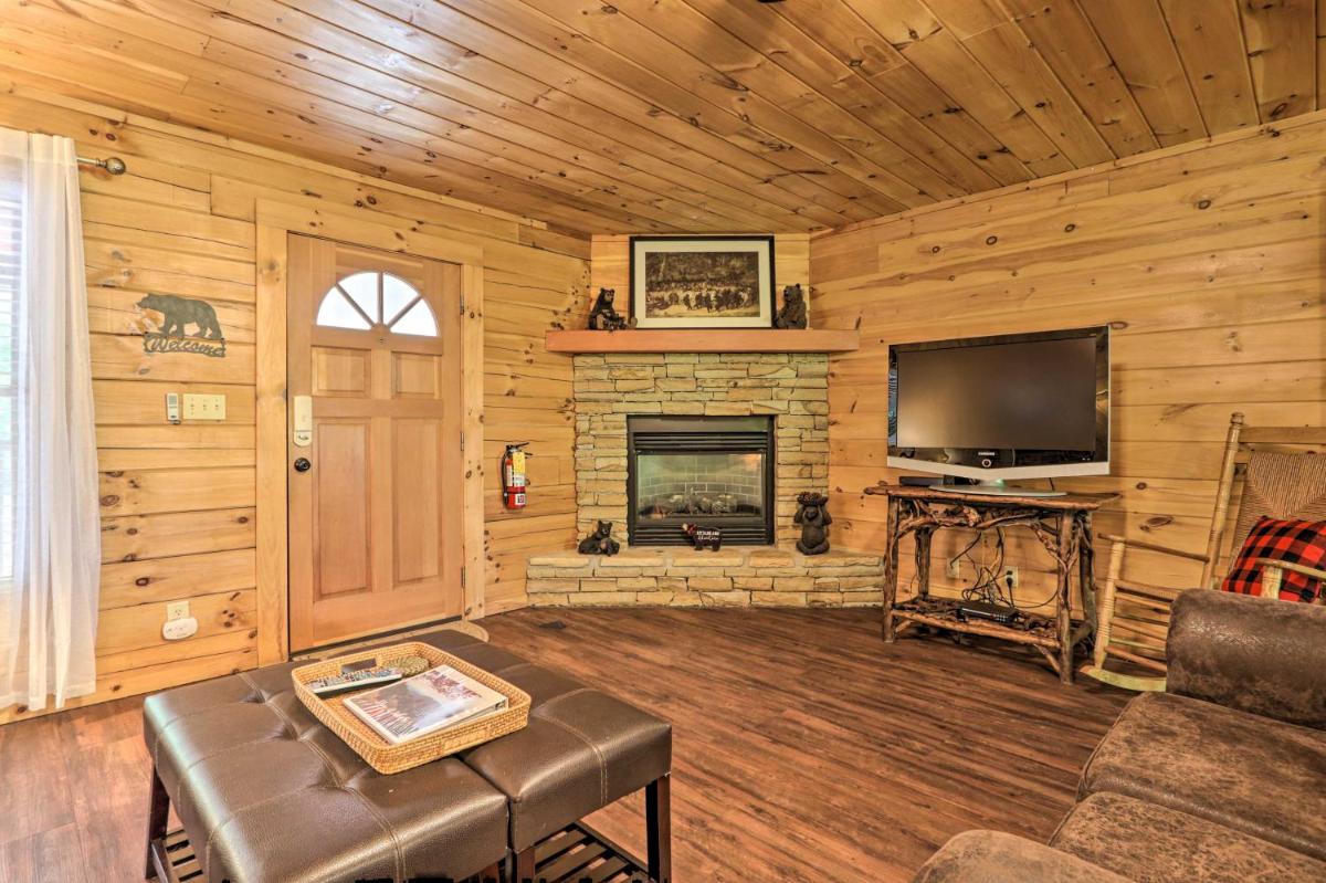 Cabin with Deck and Fireplace Less Than 3 Mi to Dollywood! - image 5