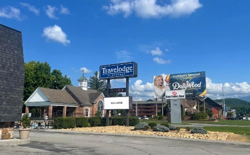 Smoky Mountain Motor Lodge At Dollywood LN - image 13