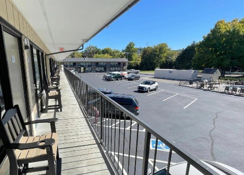 Smoky Mountain Motor Lodge At Dollywood LN - image 28