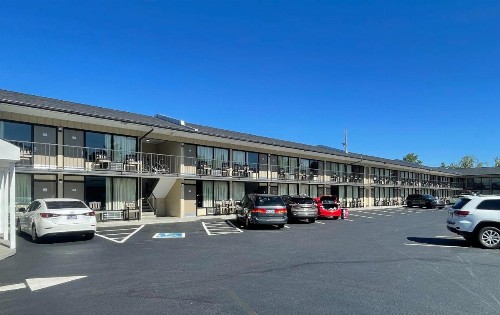 Smoky Mountain Motor Lodge At Dollywood LN - image 31