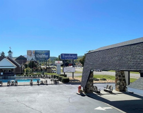 Smoky Mountain Motor Lodge At Dollywood LN - image 32