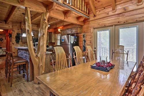 Picturesque Pigeon Forge Getaway with Hot Tub! - image 7