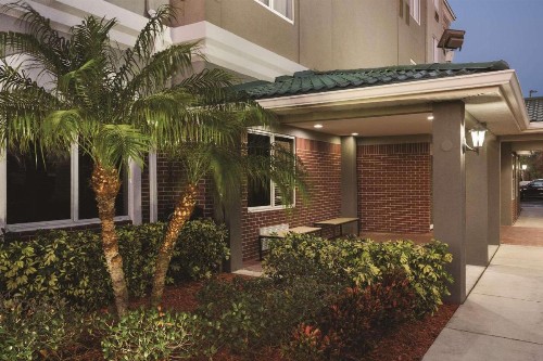 Country Inn & Suites by Radisson St. Petersburg - Clearwater FL - image 16
