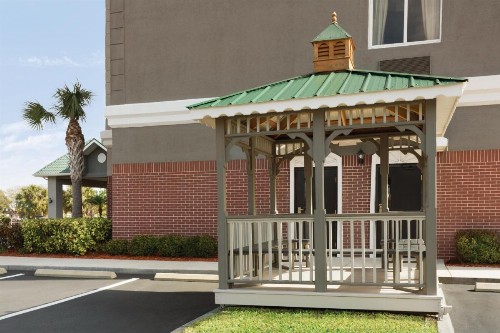 Country Inn & Suites by Radisson St. Petersburg - Clearwater FL - image 18