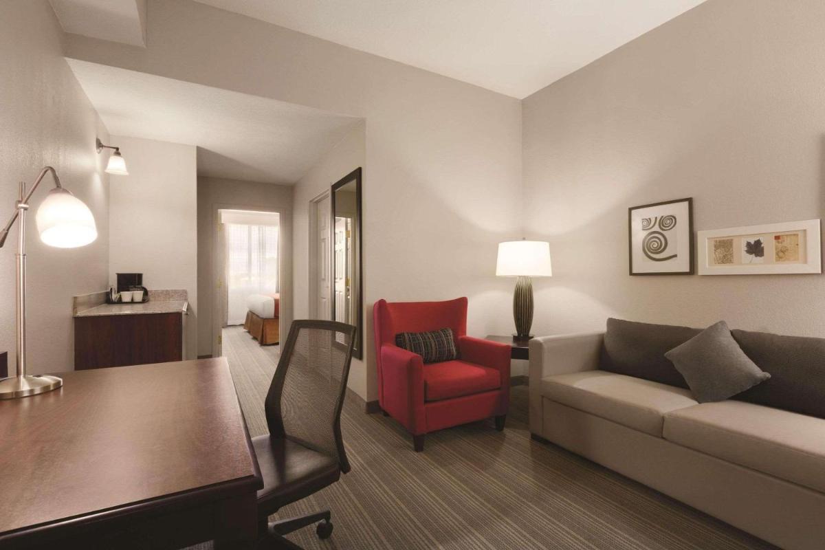 Country Inn & Suites by Radisson St. Petersburg - Clearwater FL - image 7