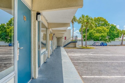 Bayside Inn Pinellas Park - Clearwater - image 3