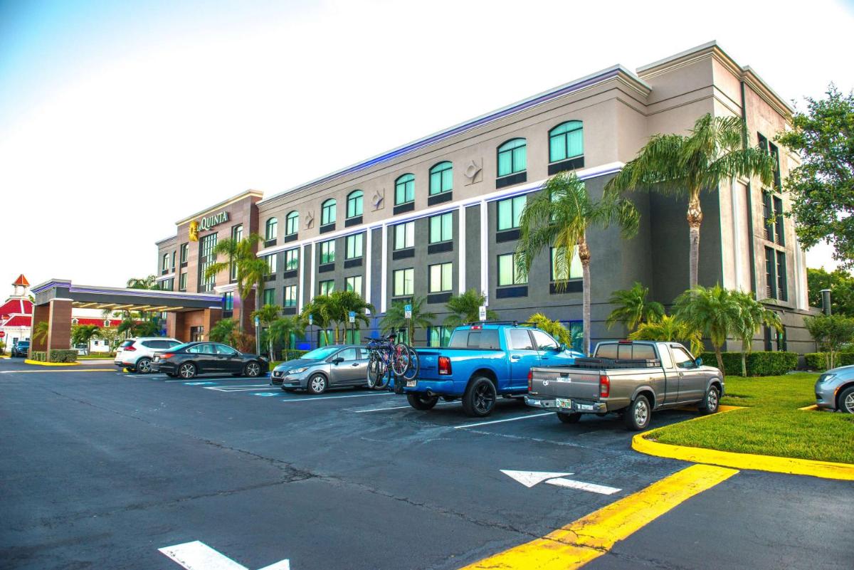 La Quinta by Wyndham Clearwater South - main image