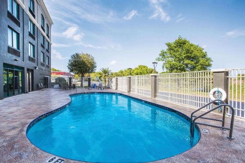 La Quinta by Wyndham Clearwater South - image 18