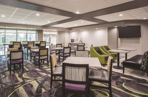 La Quinta by Wyndham Clearwater South - image 2