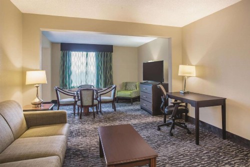 La Quinta by Wyndham Clearwater South - image 34