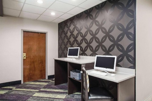 La Quinta by Wyndham Clearwater South - image 42