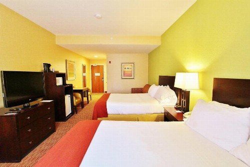 GreenTree Inn & Suites Pinetop - image 20
