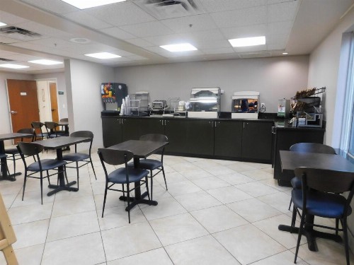 GreenTree Inn & Suites Pinetop - image 4