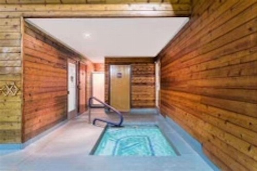 Pinetop Studio Suites - image 12